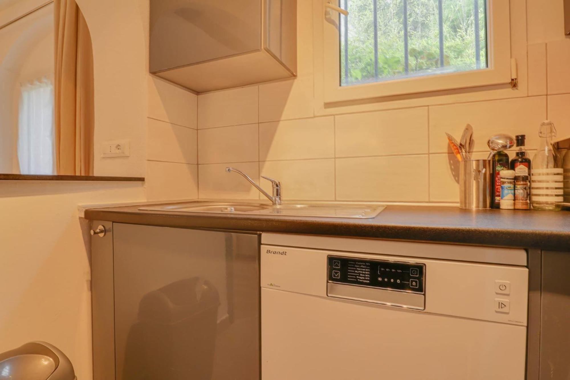 "La Petite Maisonnette" Au Calme, Proche Plage Menton Exterior foto